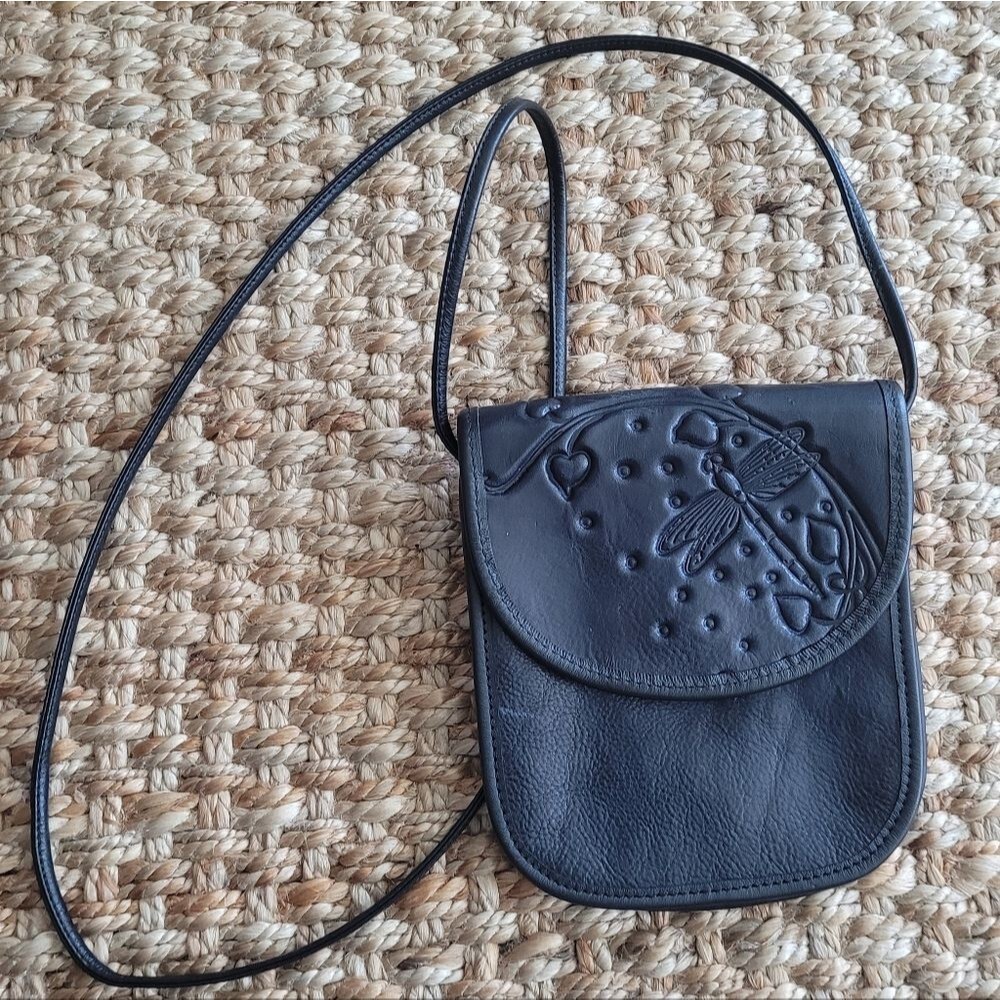 Turtle Ridge Handcrafted Leather Embrossed Dragonfly Crossbody Pouch Bag Black